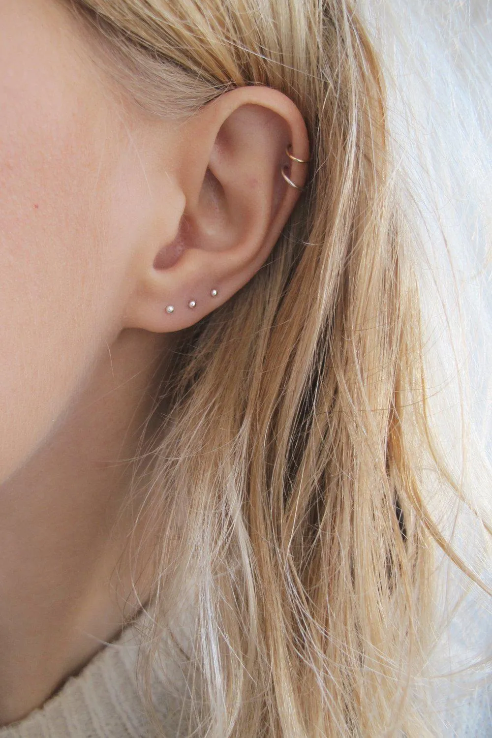 9ct White Gold Tiny Studs