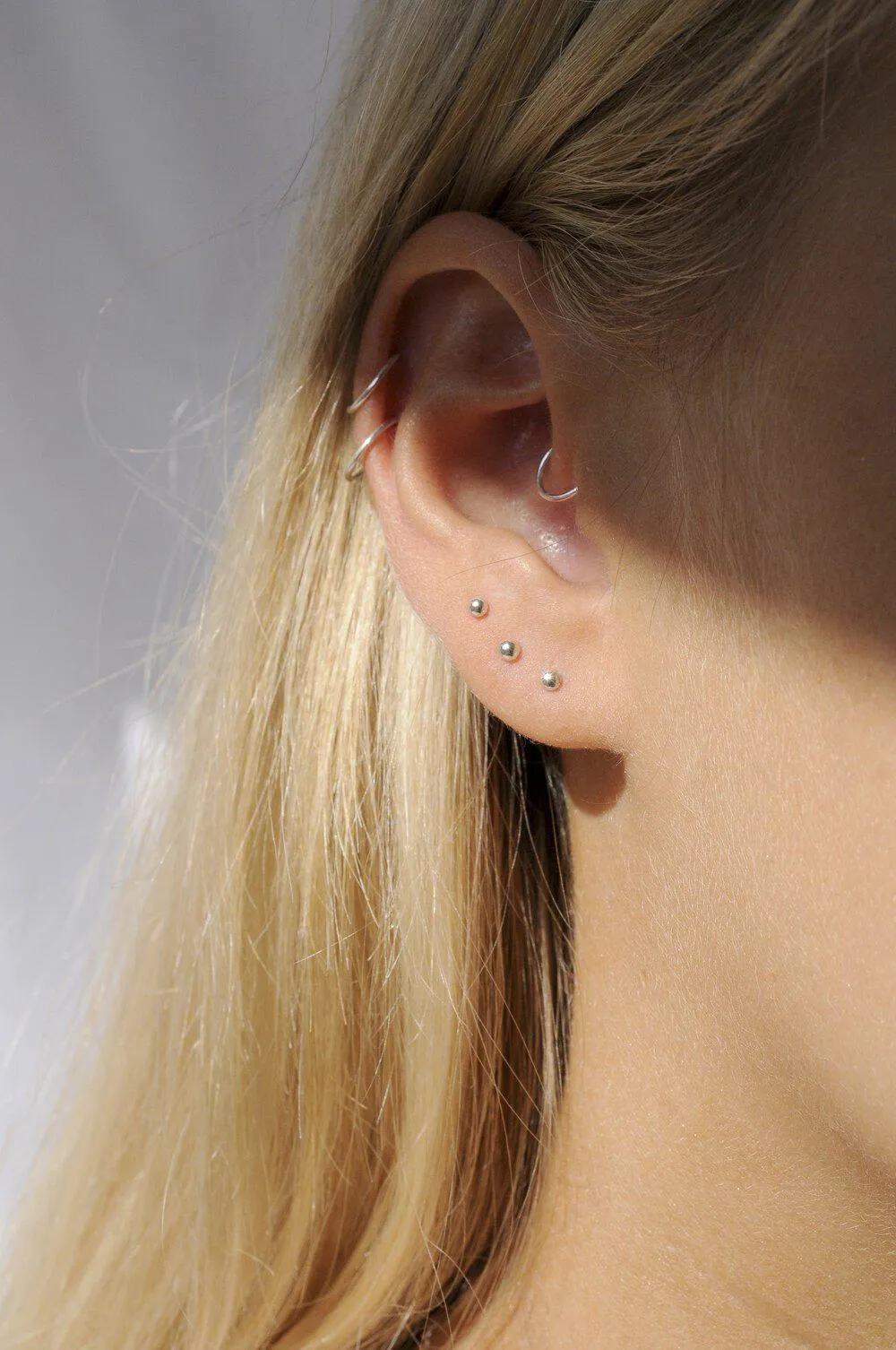 9ct White Gold Tiny Studs