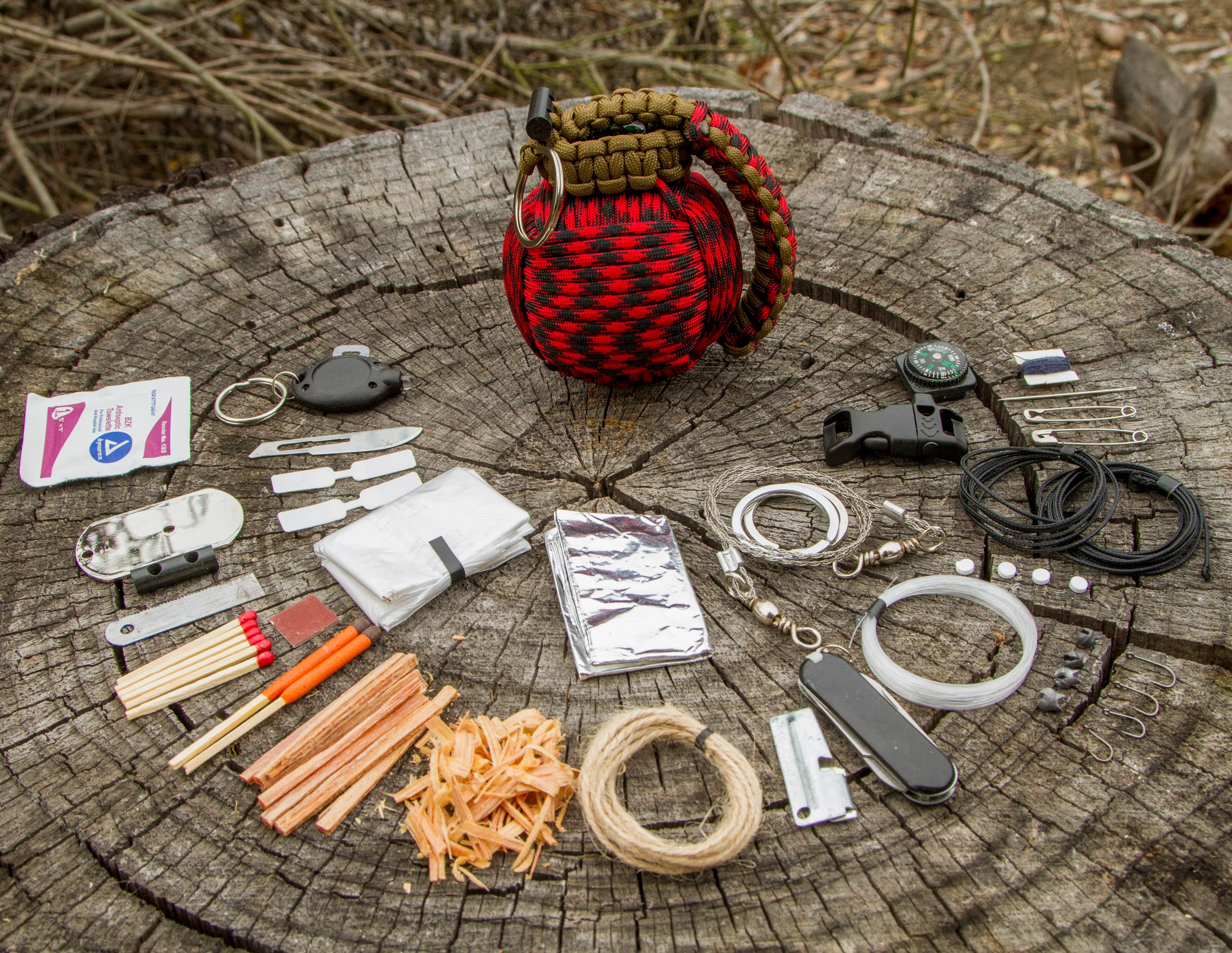 Bug Out Frag Advanced Paracord Survival Kit (Lumberjack)