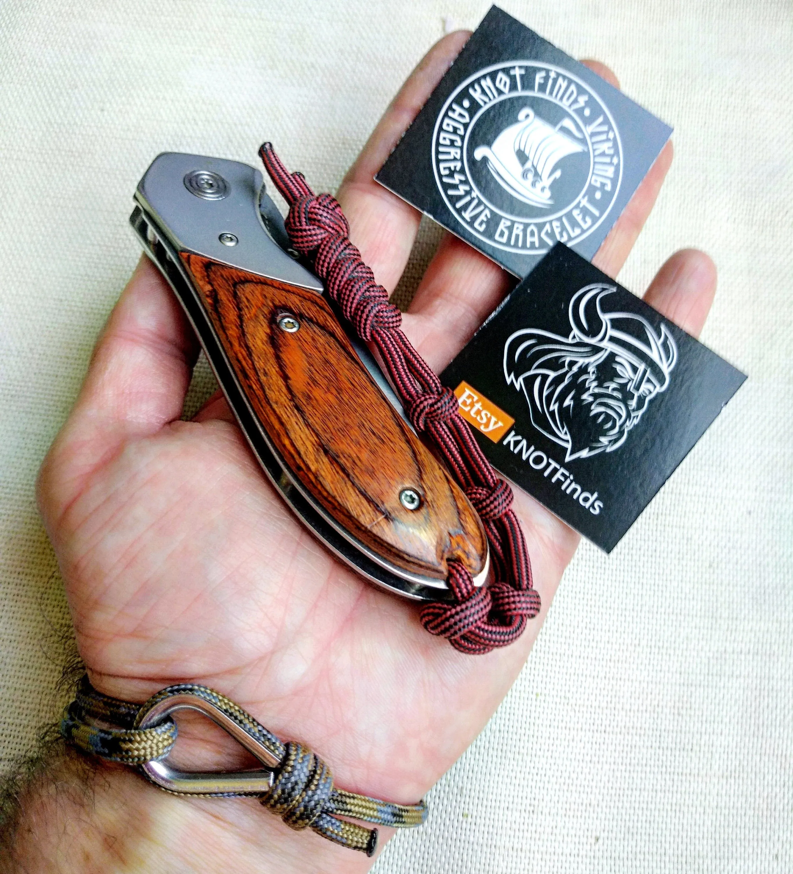 Camouflage thin bracelet made of paracord and Celtic knots. Stylish bracelet for men and women. A gift for a surfer, diver, skydiver.