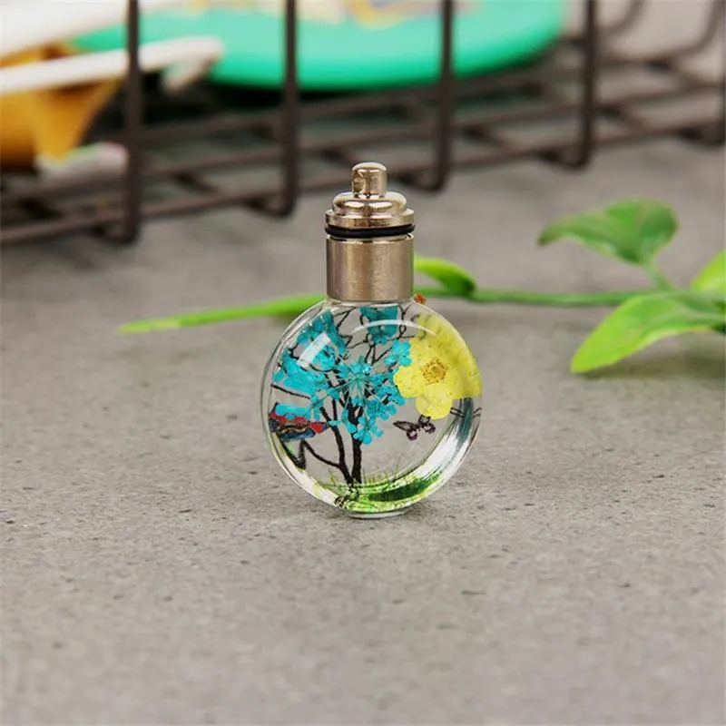 Dried Nature Glass Necklace