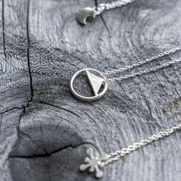 Fjellsmykke - Mountain Bracelet on Chain