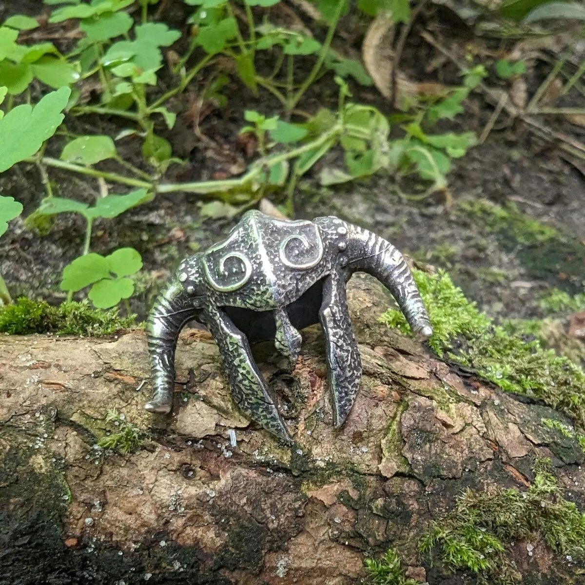 Horned viking helmet paracord bead