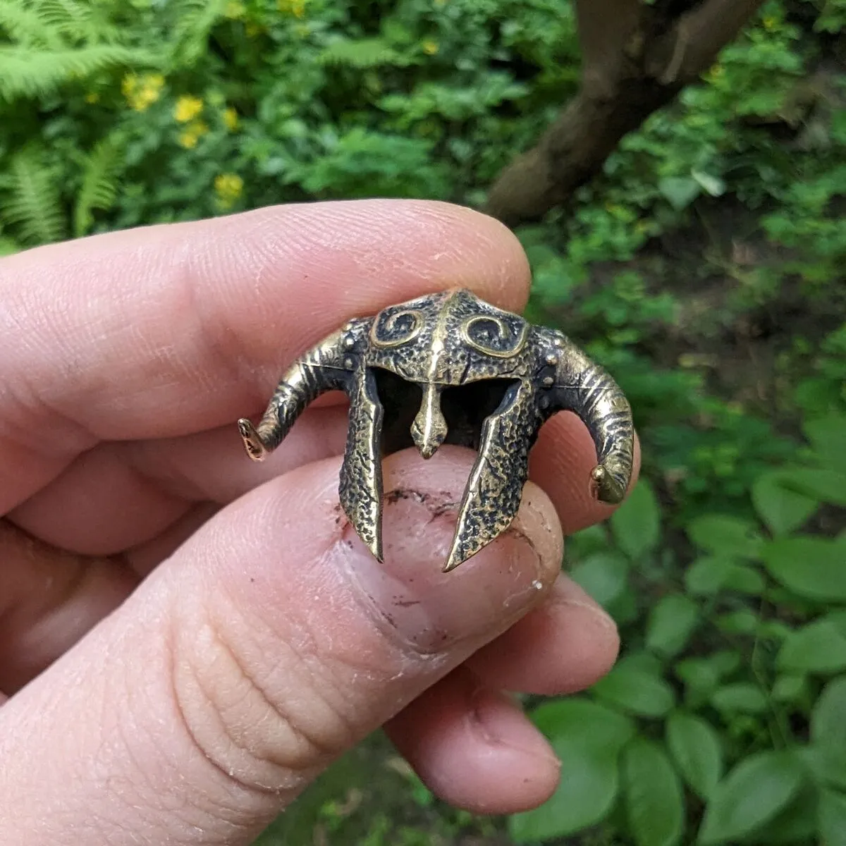 Horned viking helmet paracord bead