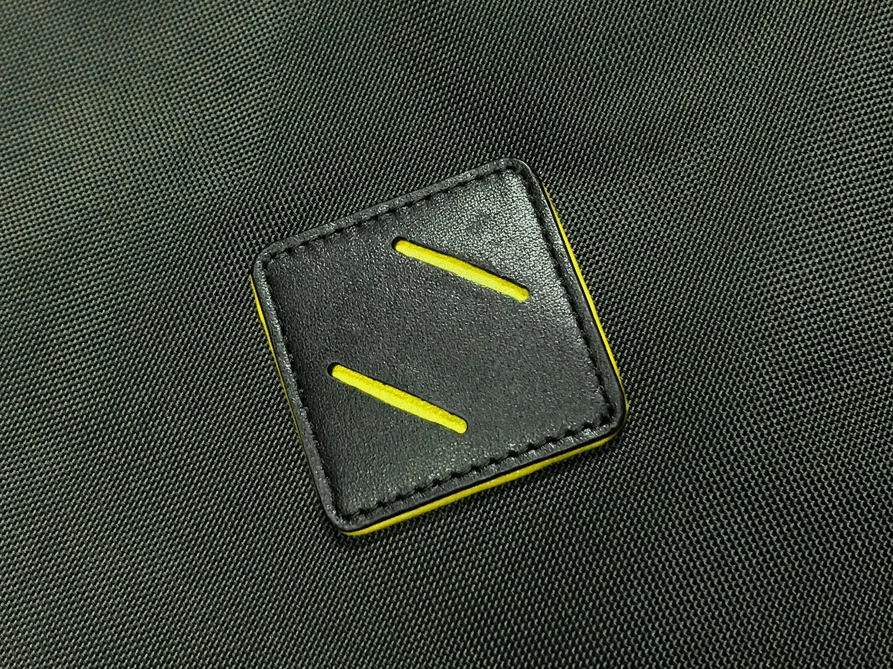 <A 000a001l02> LARGE SIZE Premium drawstring backpack (Green/Yellow)