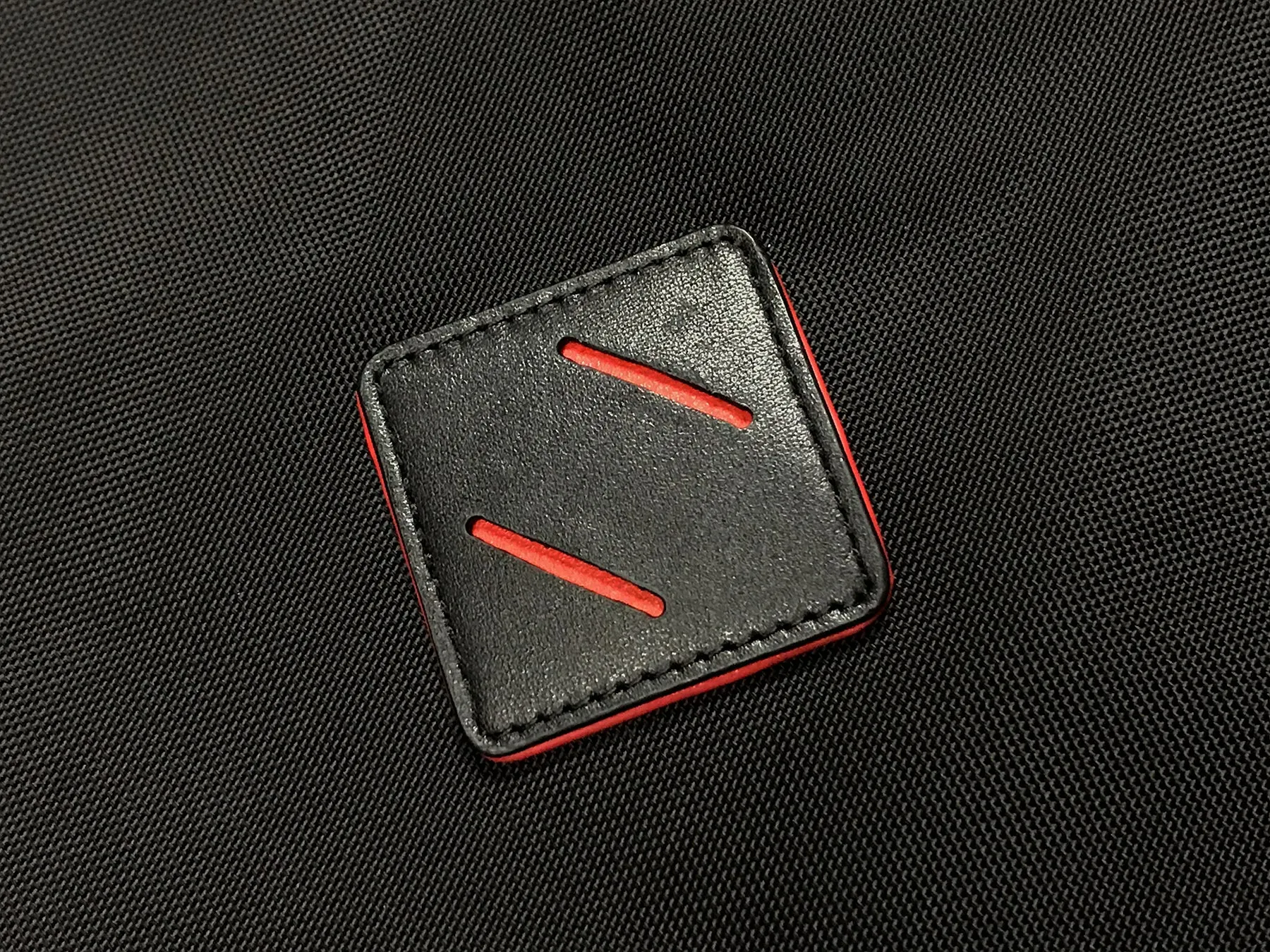 <A 000a001l03> LARGE SIZE Premium drawstring backpack (Black/Red)