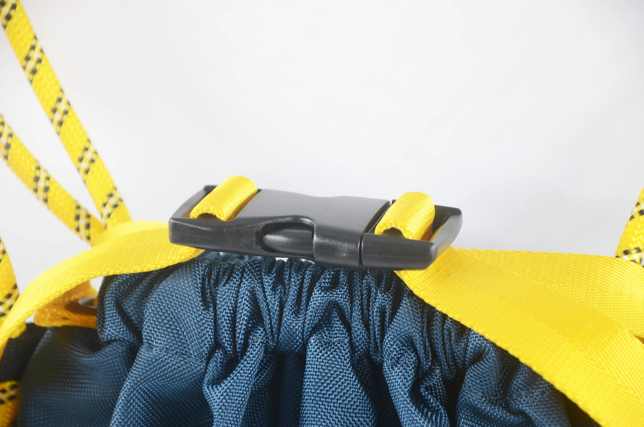<A 000a54> Fungolia Premium drawstring backpack (Navy/Yellow)