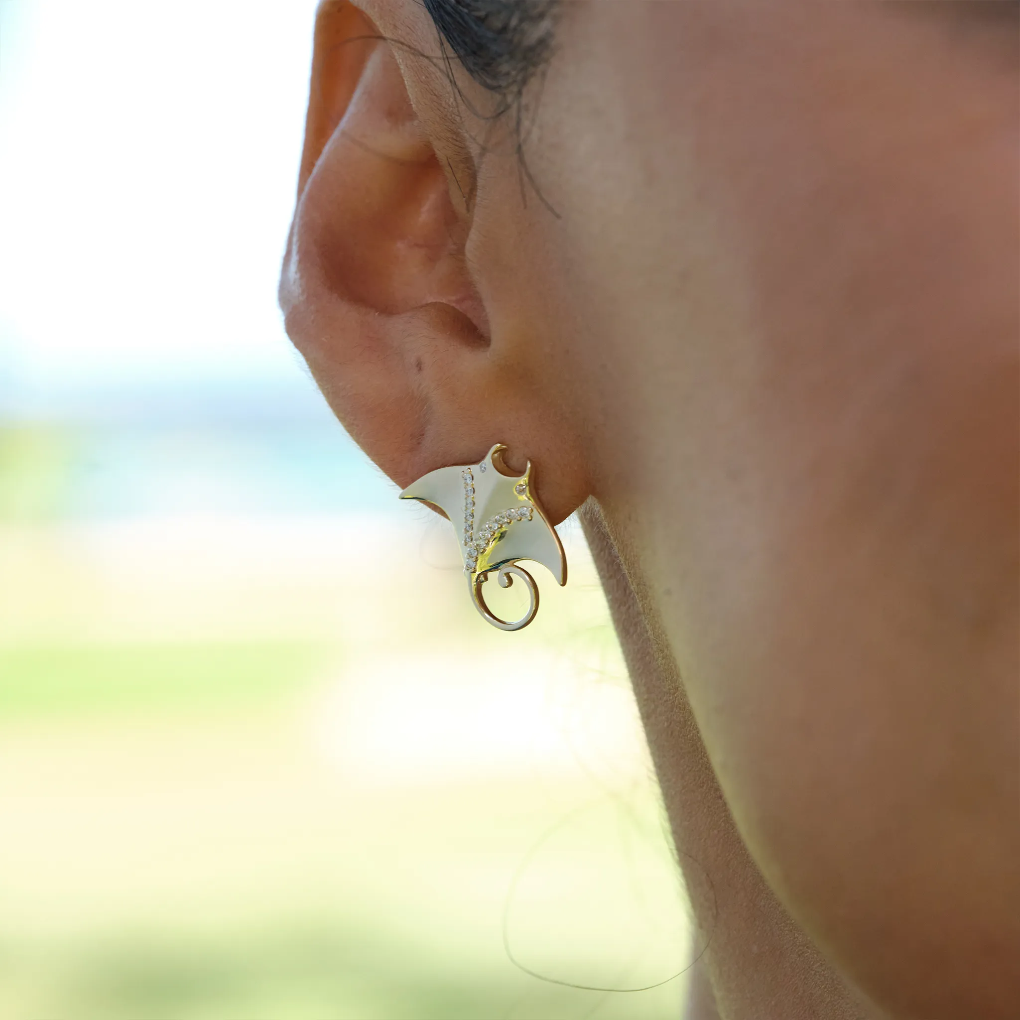 Ocean Dance Manta Ray Earrings in Gold with Diamonds - 19mm