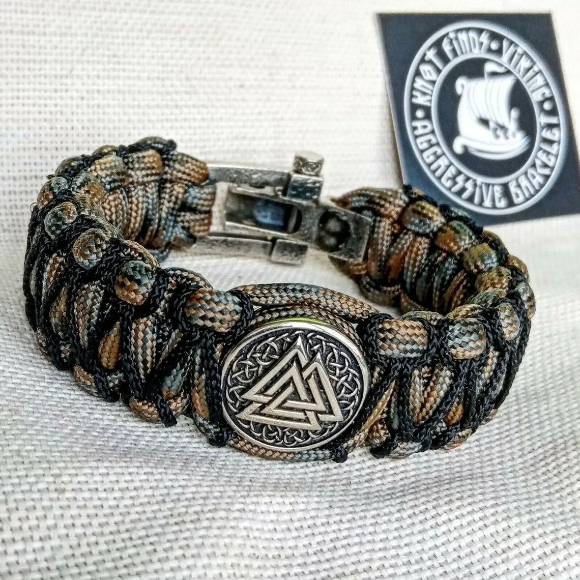 Paracord bracelet "VALKNUT". Scandinavian jewelry. Celtic knot.