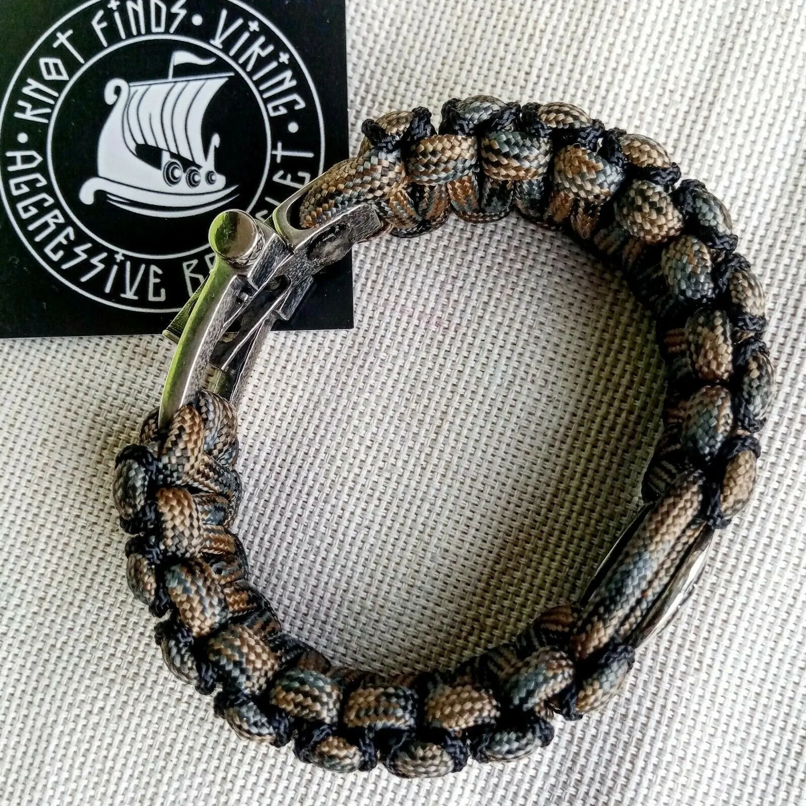 Paracord bracelet "VALKNUT". Scandinavian jewelry. Celtic knot.