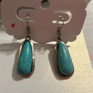 Slender Teardrop Aztec