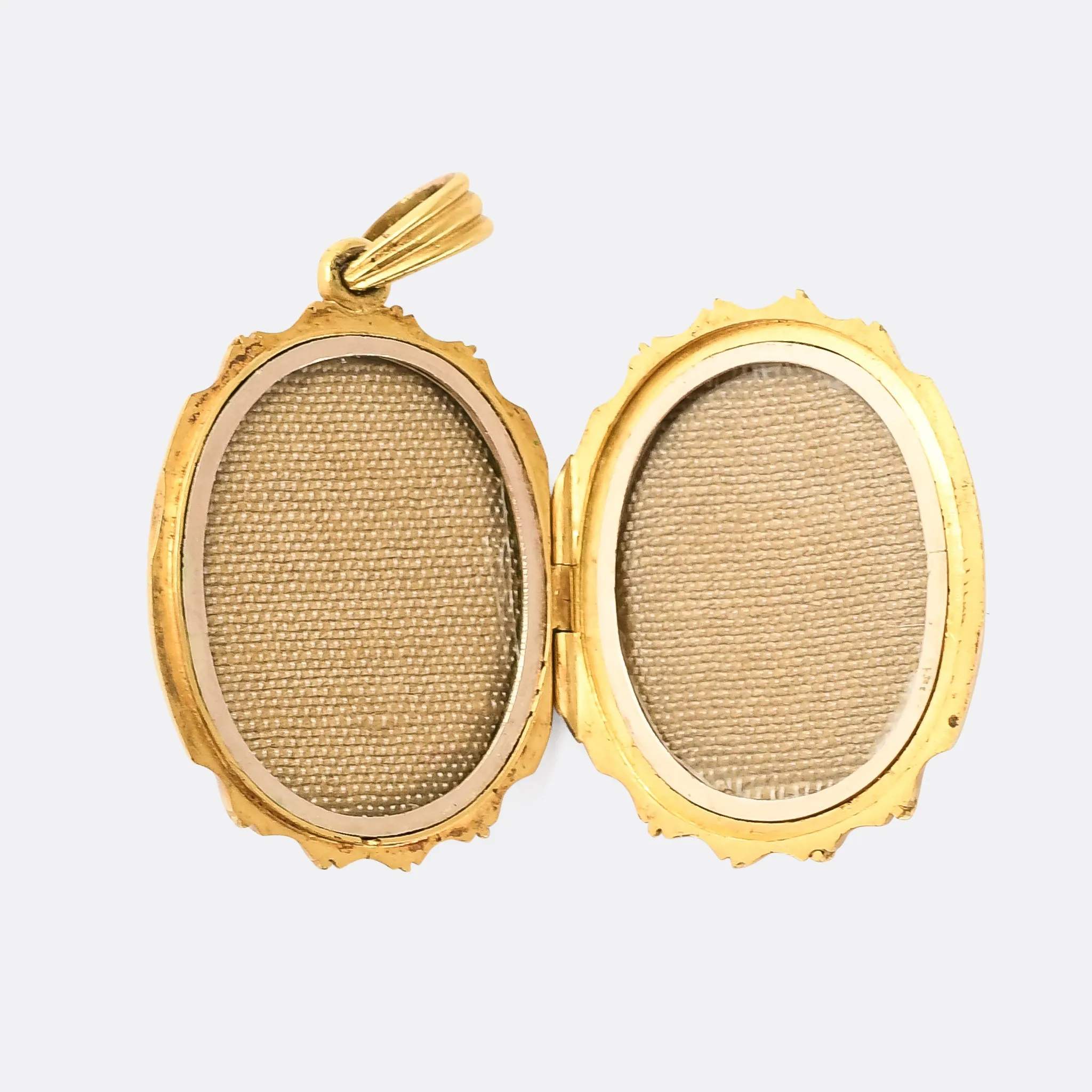 Victorian "Rope & Groove" Oval Locket