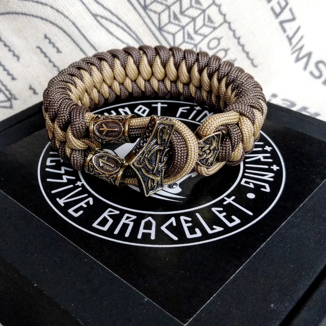 Viking bracelet / Thor's Hammer / Scandinavian jewelry / gift for him / paracord bracelet / parachute cord / viking cuff / biker bangle
