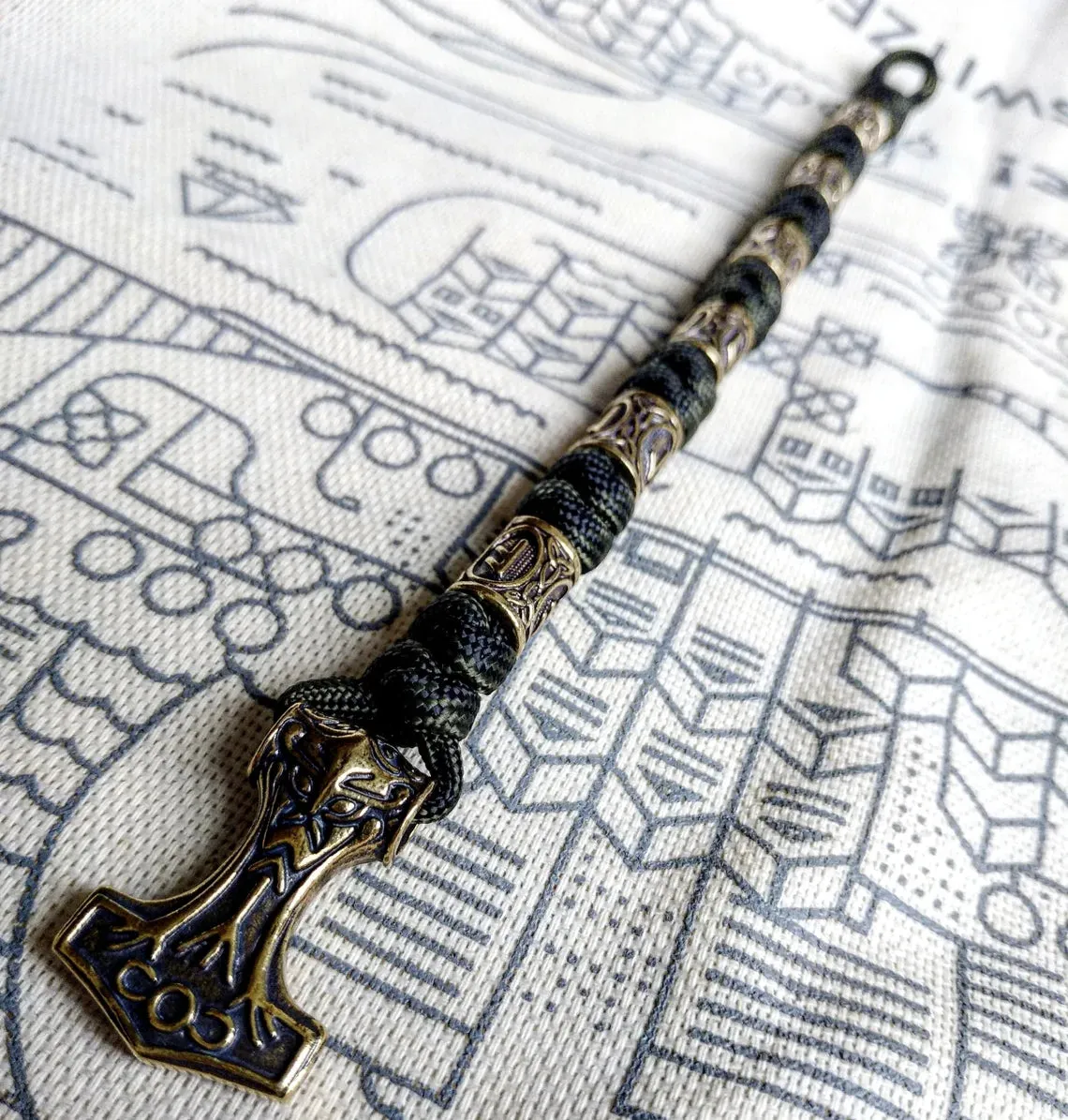 Viking bracelet / Thor's Hammer / Scandinavian jewelry / gift for him / paracord bracelet / parachute cord / viking cuff / biker bangle