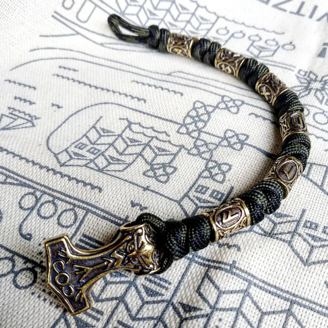 Viking bracelet / Thor's Hammer / Scandinavian jewelry / gift for him / paracord bracelet / parachute cord / viking cuff / biker bangle