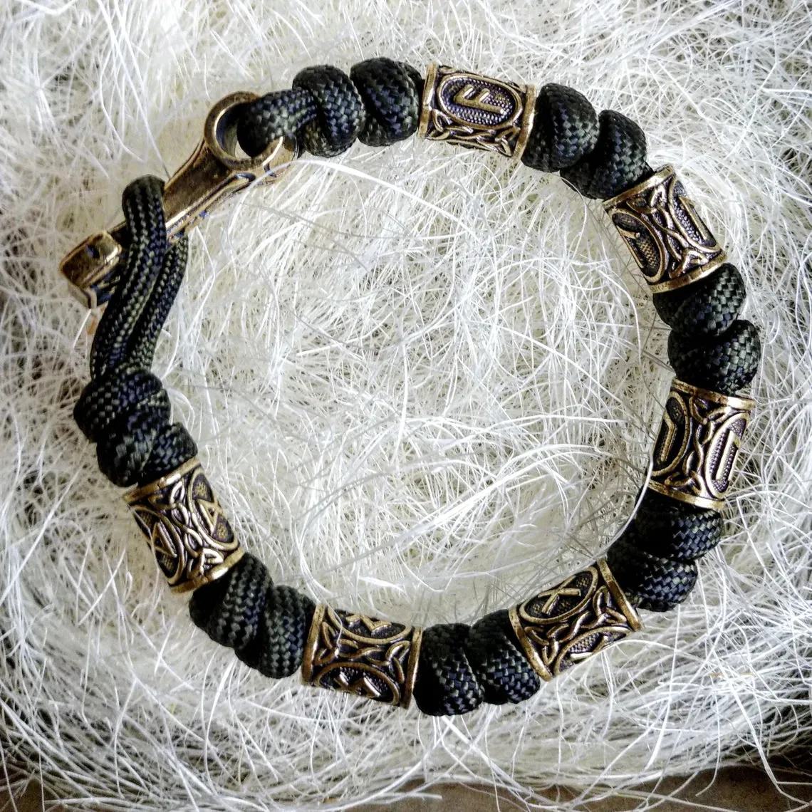 Viking bracelet / Thor's Hammer / Scandinavian jewelry / gift for him / paracord bracelet / parachute cord / viking cuff / biker bangle