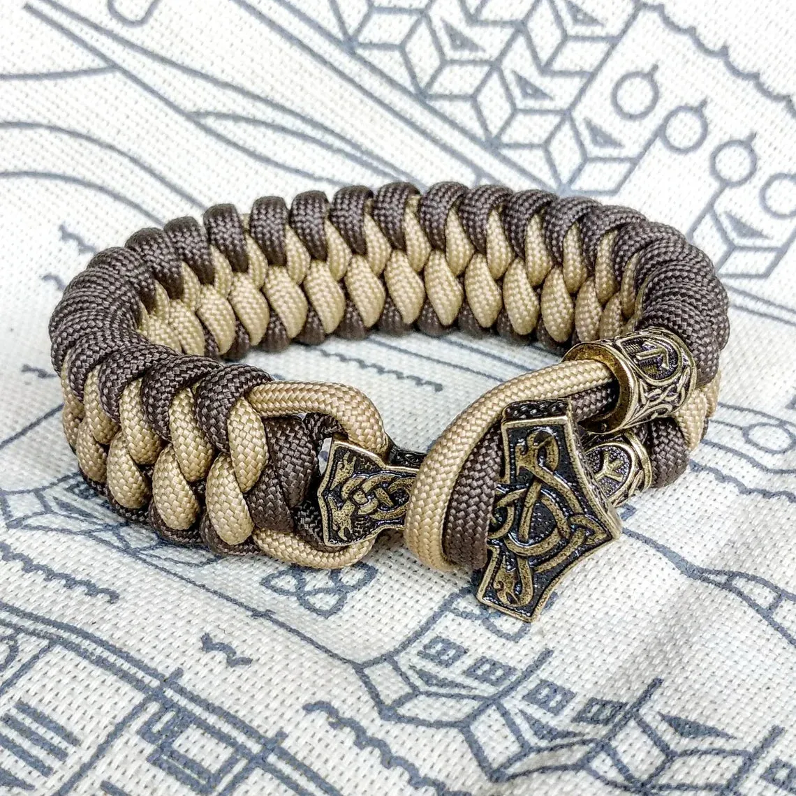 Viking bracelet / Thor's Hammer / Scandinavian jewelry / gift for him / paracord bracelet / parachute cord / viking cuff / biker bangle