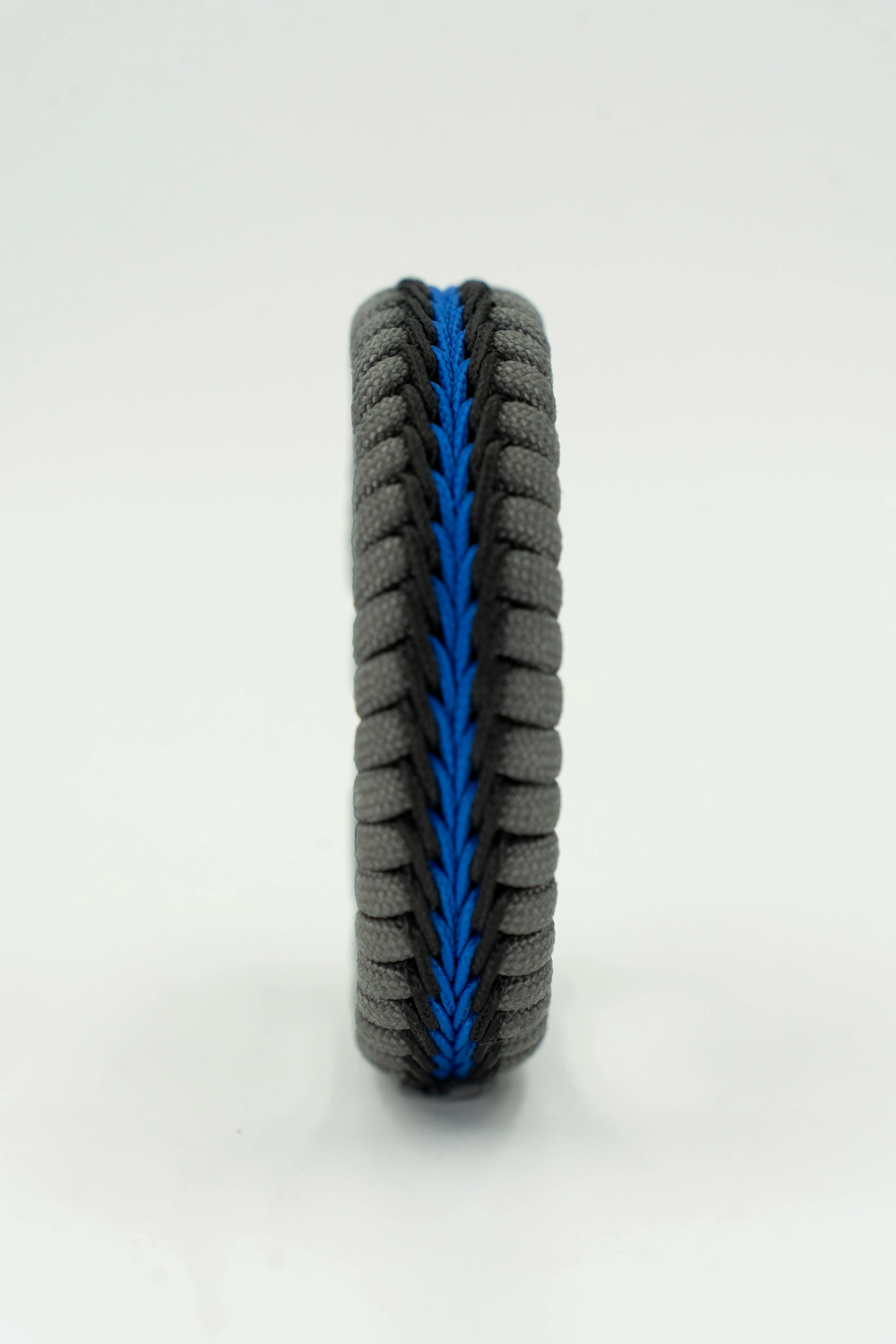Wide Paracord Fishtail Bracelet (Grey / Blue / Black)
