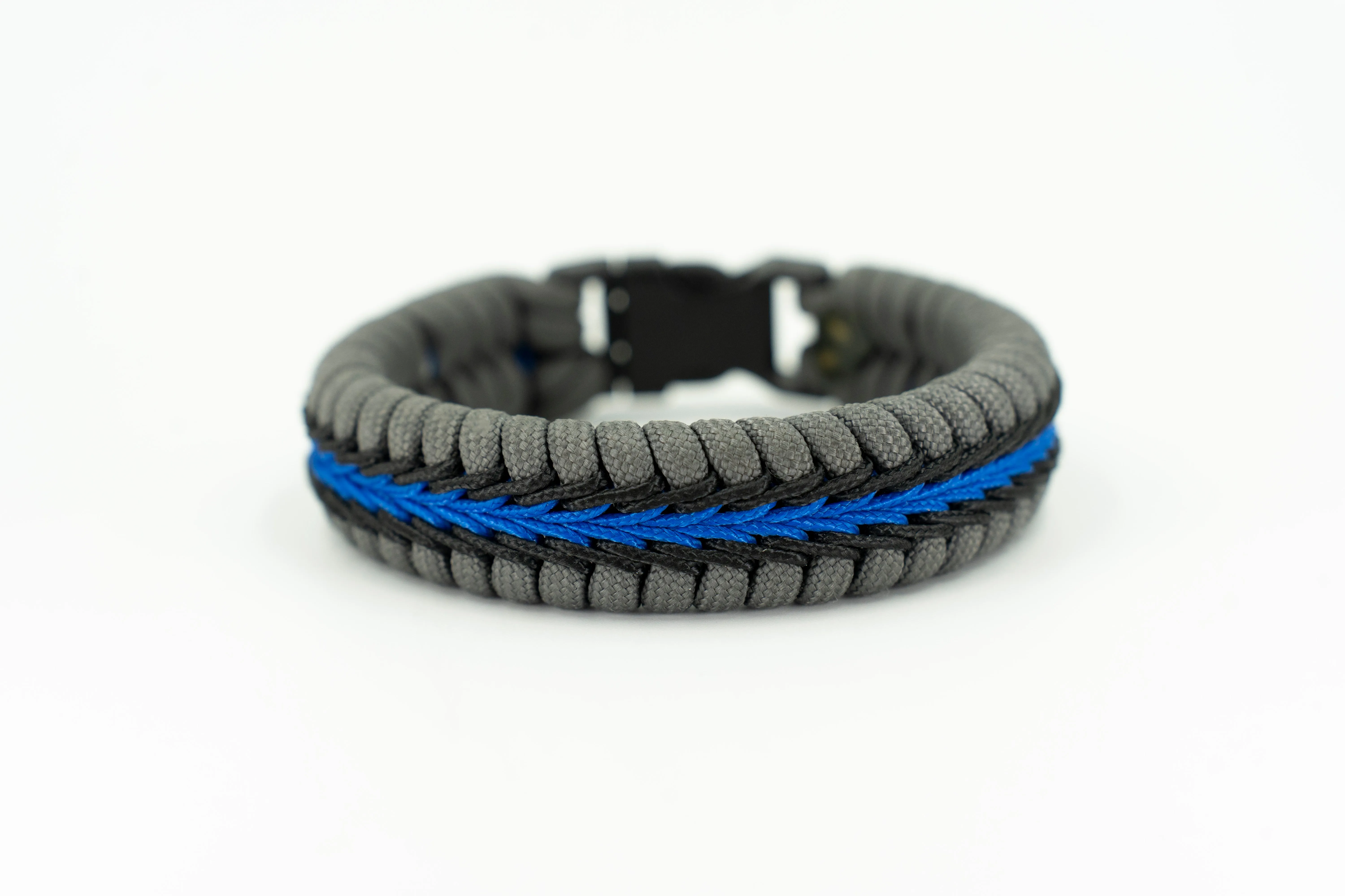 Wide Paracord Fishtail Bracelet (Grey / Blue / Black)