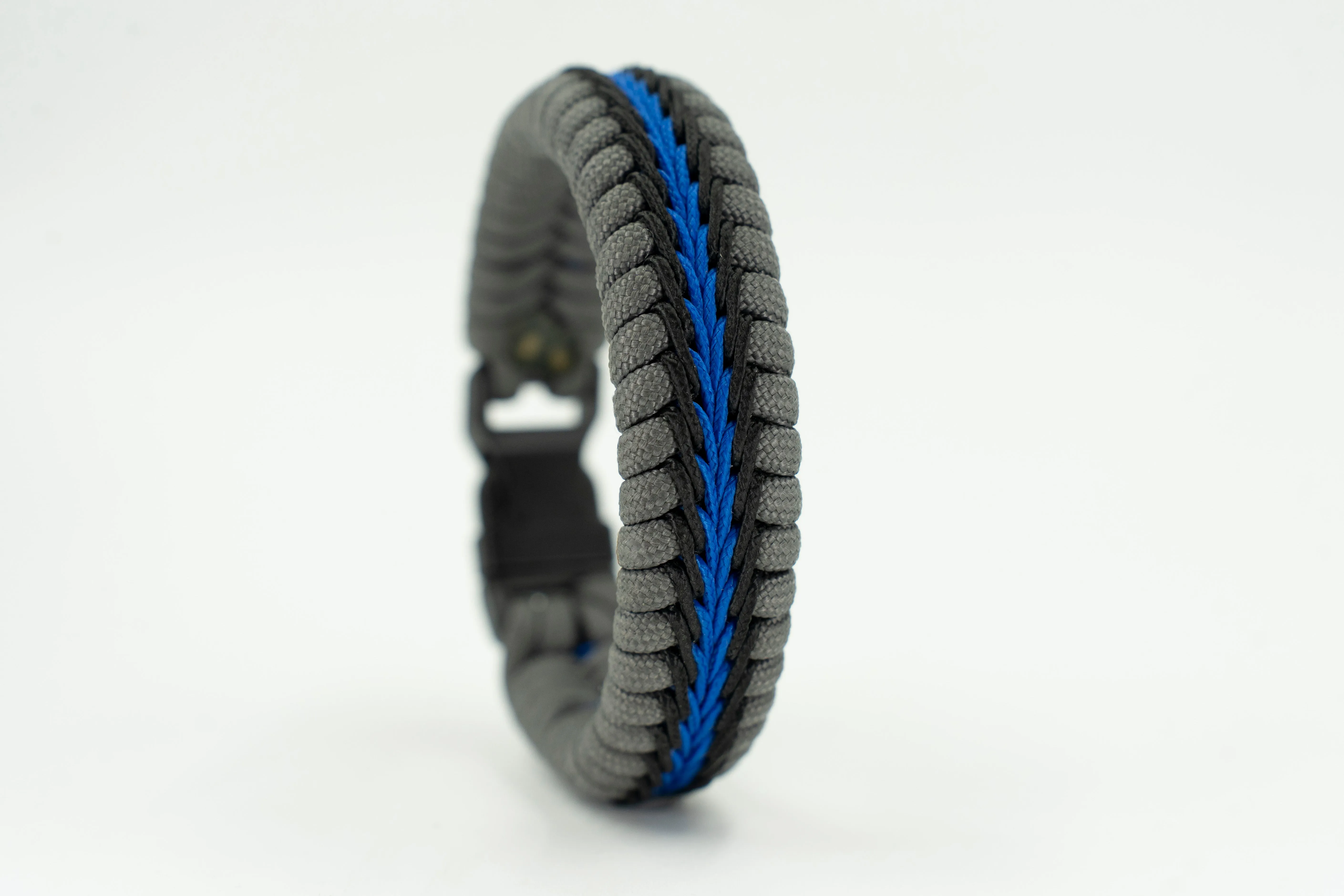 Wide Paracord Fishtail Bracelet (Grey / Blue / Black)