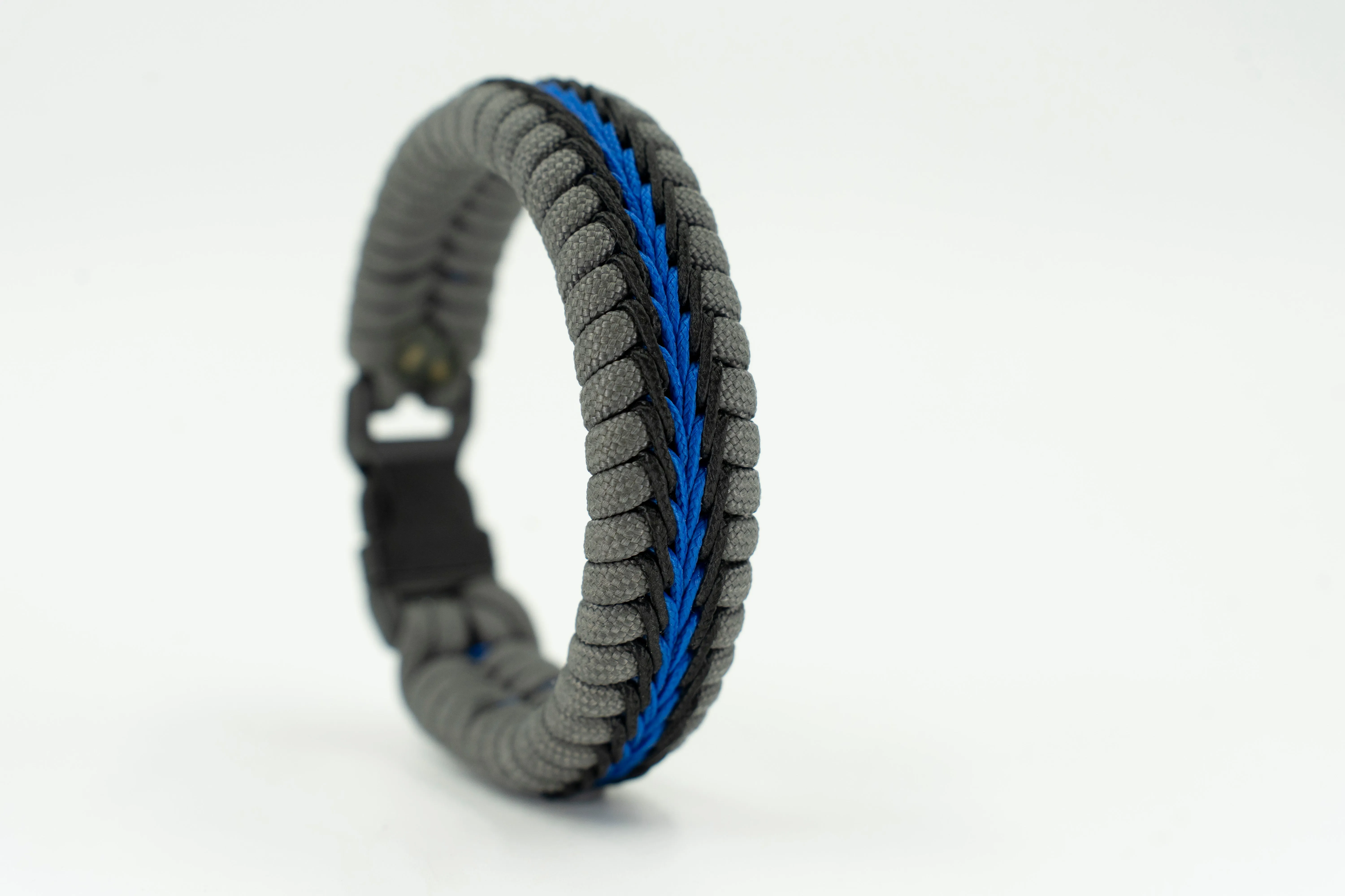 Wide Paracord Fishtail Bracelet (Grey / Blue / Black)